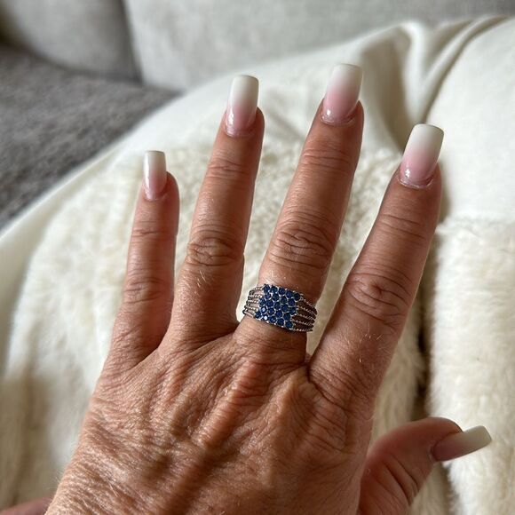 Vintage Crystal Cocktail Ring! - Picture 2 of 12